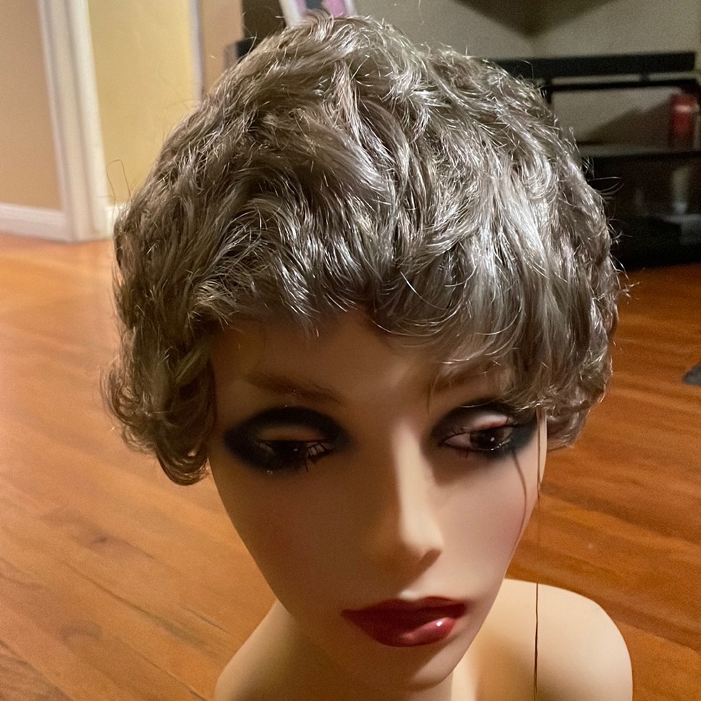 Tony of Beverly Elura blend petite ivy color 18/22